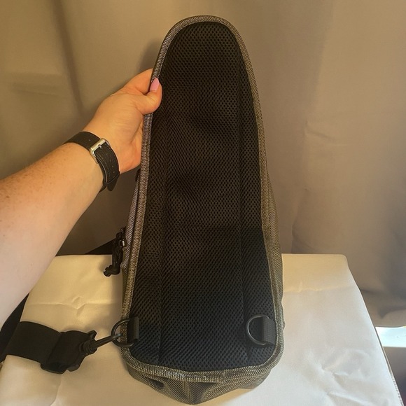 SAVE THE OCEAN SUSTAINABLE SLING BAG OLIVE GREEN CROSSBODY PURSE - Picture 7 of 14